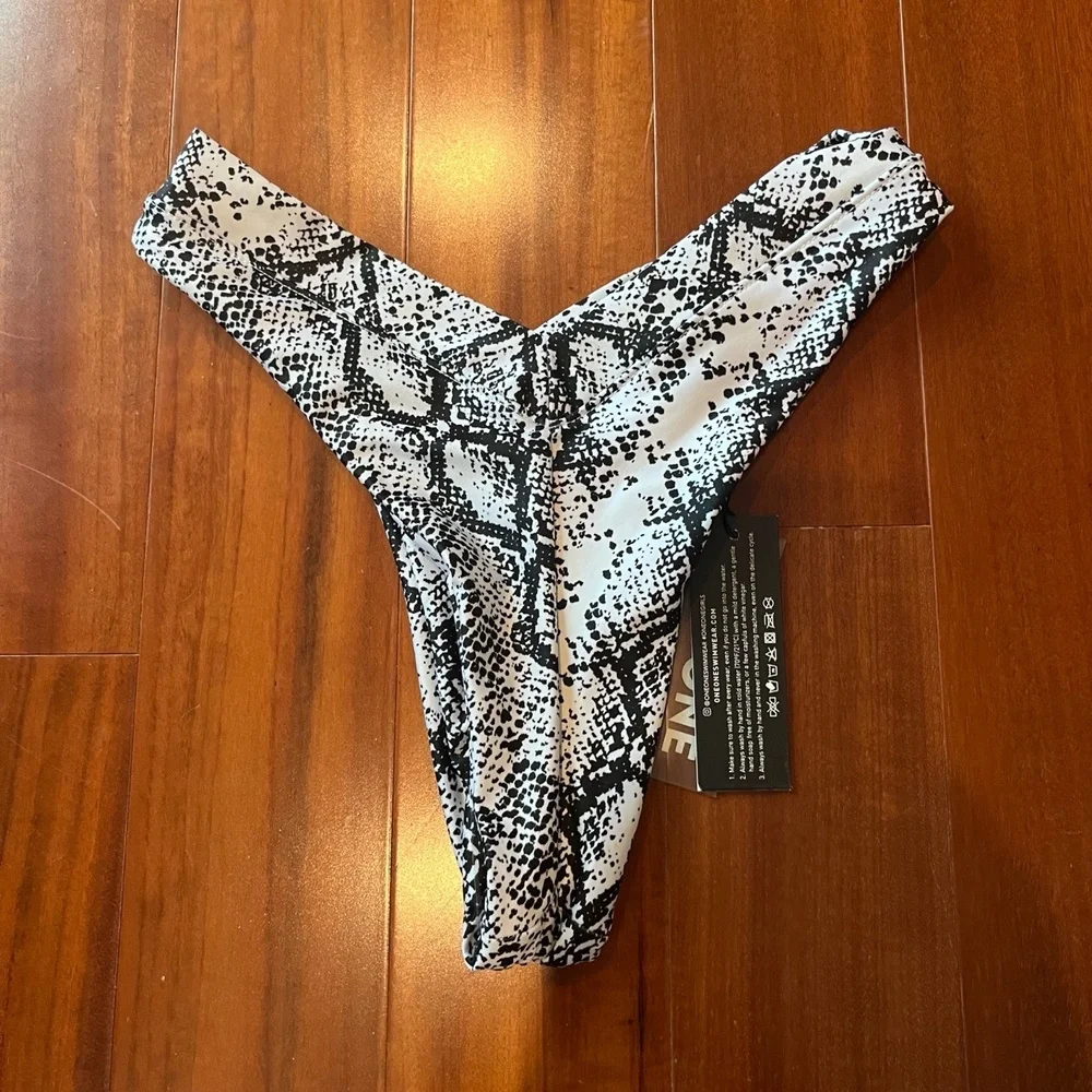 Oneone new nwt